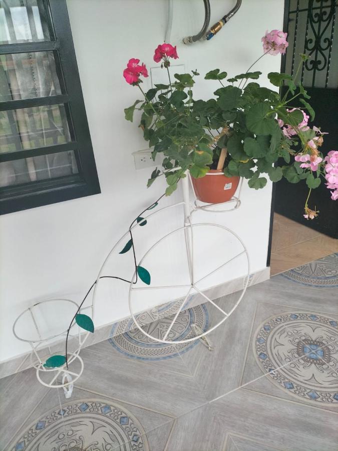 Apartamentos Family Santa Rosa de Cabal Bagian luar foto